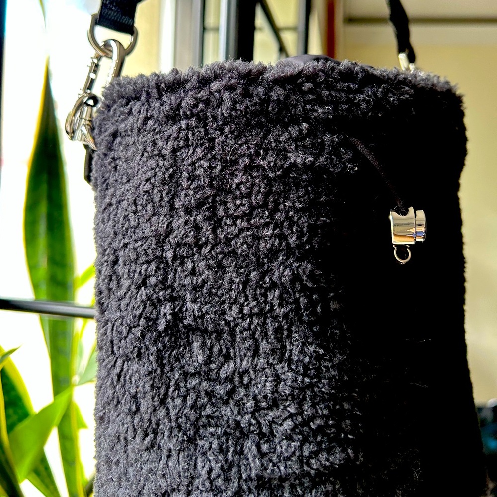 EUC Lululemon Sherpa Bucket Bag